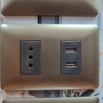 Enchufe con sócalo USB