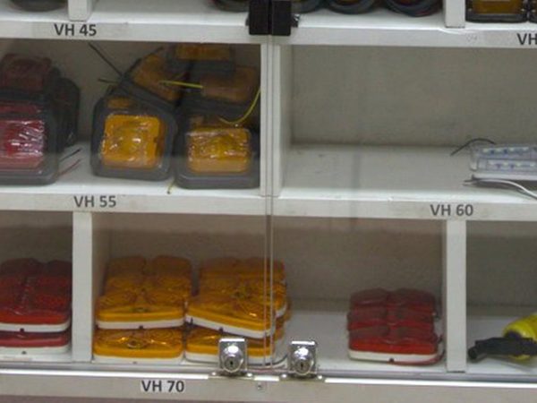 Ferretería, electricidad, accesorios de pesca y automoviles