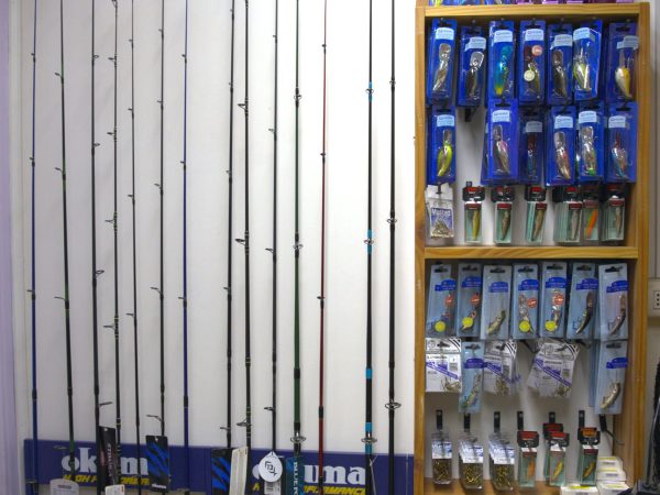 Ferretería, electricidad, accesorios de pesca y automoviles