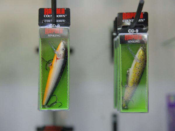 Artículos de pesca, rapata, carrete, caña