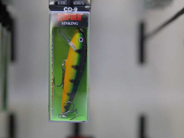 Artículos de pesca, rapata, carrete, caña