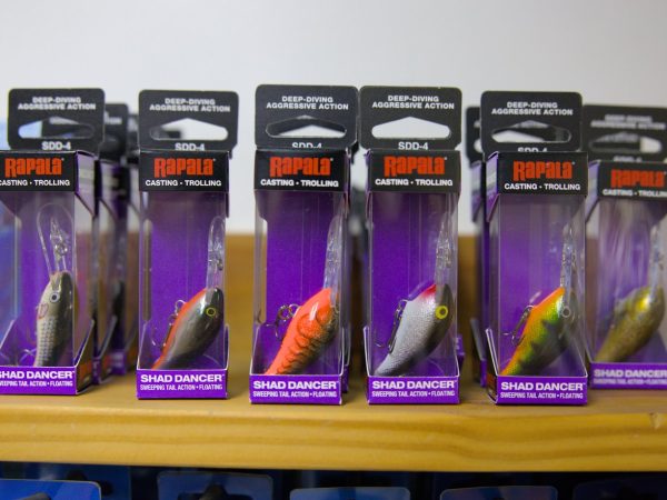 Artículos de pesca, rapata, carrete, caña