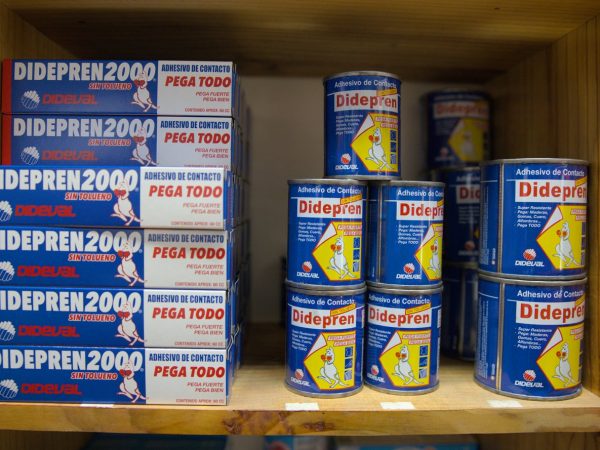 Alicate, wd40, destornillador, atornillador, regulador de gas, pegamento, silicona